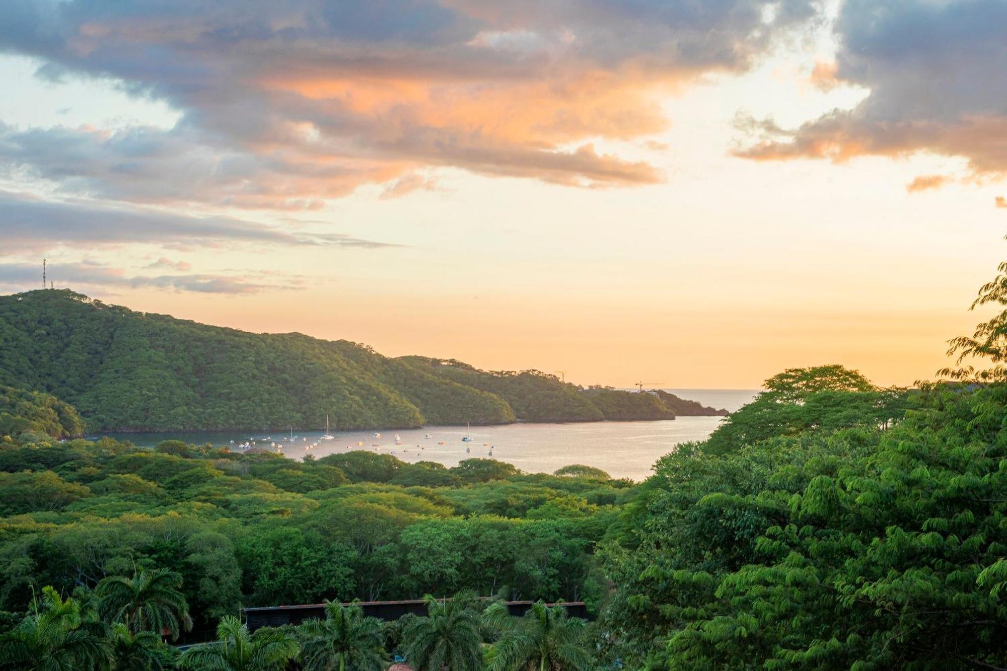 Villas Sol Beach Resort Playa Hermosa  Exterior photo